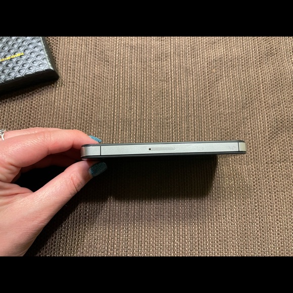 iPhone 4s - Picture 8 of 11